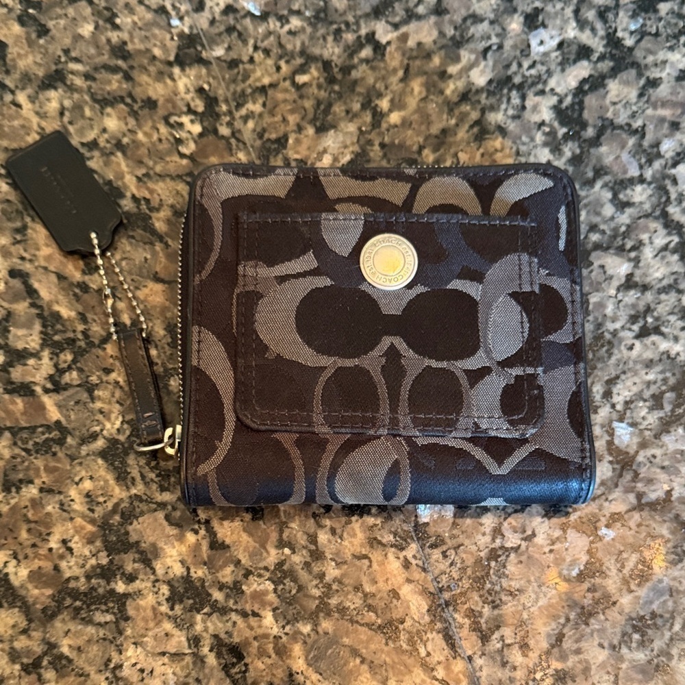 Coach Black and Gray Signature canvas and leather zip around Wallet EUC